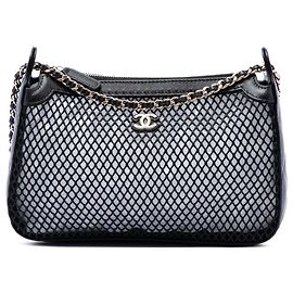 Clutch Chanel Black CC in rete e pelle di agnello lucida con catena