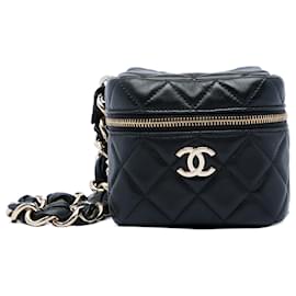 Clutch Vanity Chanel Black CC in agnello trapuntato