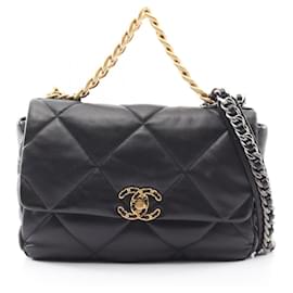 Borsa a tracolla Chanel 19 Dixneuf Matelassé in agnello nero