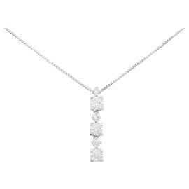 Collana in platino e diamanti Tasaki