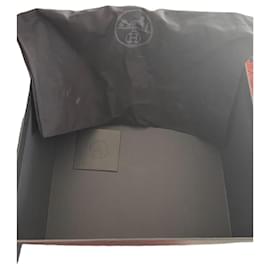 Scatola regalo Hermès nera e sacchetto