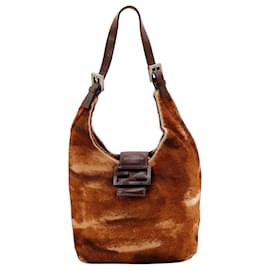 Fendi Borsa Baguette in pelliccia marrone