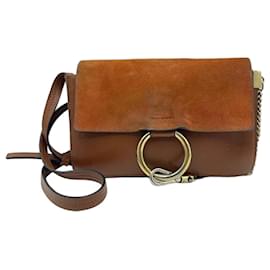 Chloé Faye Borsa a Tracolla in Pelle