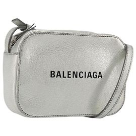 BALENCIAGA Everyday Schultertasche Leder Silber 552372 Auth 192828A