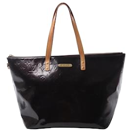 Louis Vuitton Bellevue GM Vernis Leather Shoulder Bag in Burgundy M93589