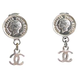 Orecchini a clip Medallion in argento Chanel