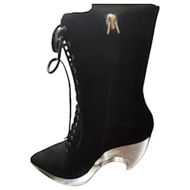 Botas Alaïa Plexi de ante negro