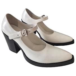 Prada Mary Jane Pumps aus weißem Leder