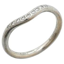 Anello a fascia curva Tiffany & Co. in platino
