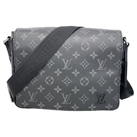 Borsa a tracolla Louis Vuitton Monogram Eclipse District PMNV2