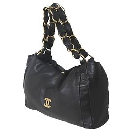 Borsa a tracolla Chanel in agnello nero