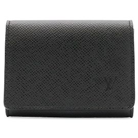 Tarjetero Louis Vuitton Taiga