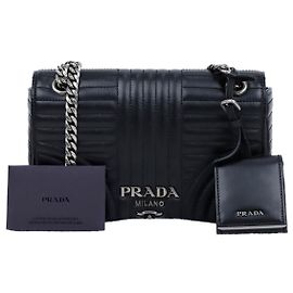 Prada Borsa a tracolla Diagram in pelle di vitello morbida Nero