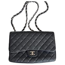 Borsa Chanel Classic Flap in pelle caviar nera JUMBO