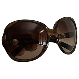 Chanel Sonnenbrille mit Perlen-Details
