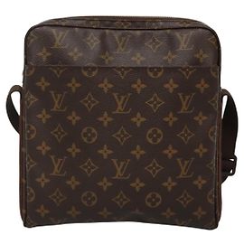 Louis Vuitton Trotteur Beaubourg Monogram Canvas