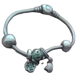 Bracciale rigido Pandora argentato con charm