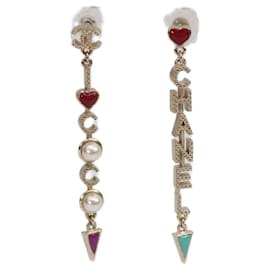 Orecchini A18V Logo x Pearl Stud di Chanel