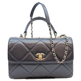 Borsa a tracolla Chanel in pelle di vitello nera