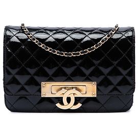 Portafoglio con catena Chanel Black Quilted Patent Golden Class