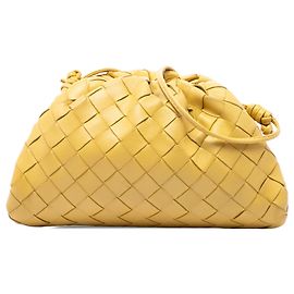 Bottega Veneta Mini Pouch Crossbody aus gelbem Nappa Intrecciato