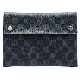 Louis Vuitton Pochette Alpha MM en Damier Graphite negro