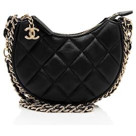 Chanel Mini Hobo aus Lammleder mit Kette