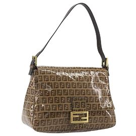 Borsa a Spalla FENDI Zucchino Mamma Baguette in Vernice Beige con Tonalità Oro Autentica yk20679A