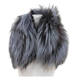 FENDI Schal aus grauem Fuchsfell - Fendi