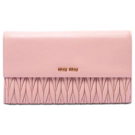 Clutch Miu Miu in nappa matelassé rosa