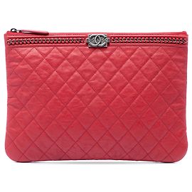 Clutch Chanel Red Medium Quilted Lambskin Chain Boy O Case
