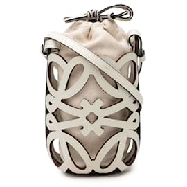 LOEWE Borsa a tracolla in pelle bianca con intagli Anagram e taschino