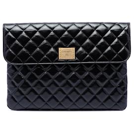 Clutch Chanel Black CC Quilted Patent Flap