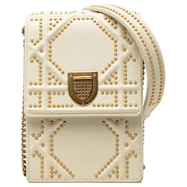 Dior Borsa a tracolla verticale Diorama in agnello bianco borchiato