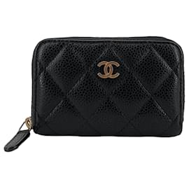 Chanel Caviar Zip Wallet mit Goldakzenten