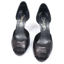 Offene Pumps aus schwarzem Leder - Chanel