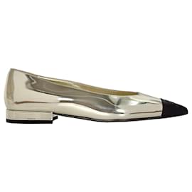 Chanel Scarpe basse bicolore Coco Mark Argento e Nero vernice