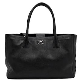 Chanel Borsa Tote Surf in pelle di vitello nera con CC argento, borsa a tracolla