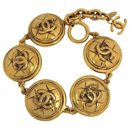 Bracciale con charm Chanel placcato oro
