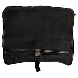 Prada Borsa Messenger in Nylon e Pelle