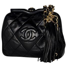 Borsa a tracolla Chanel in pelle nera