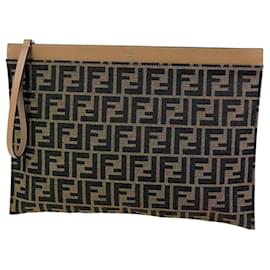 Clutch Fendi Zucca Pattern