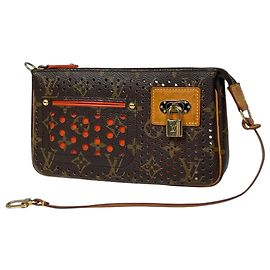 Bolsa Louis Vuitton Monogram Perfo Pochette Accessoires