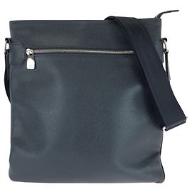 Borsa a tracolla Louis Vuitton Taiga Sasha Navy Leather