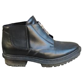 Stivaletti Balenciaga in pelle nera