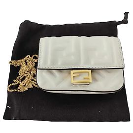 Charm per borsa Baguette Fendi in pelle Nano