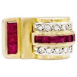 Autre Marque "Tank" Ring aus Gelbgold, synthetischen Rubinen und Diamanten.