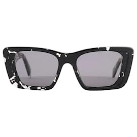 Prada Sonnenbrille mit Cat-Eye-Gestell in Schwarz PR 08Y