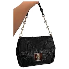 Sac à bandoulière froncé en cuir noir Bally