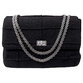 BORSA VINTAGE CHANEL 2.55 REISSUE CHOCOLATE BAR IN TWEED NERO